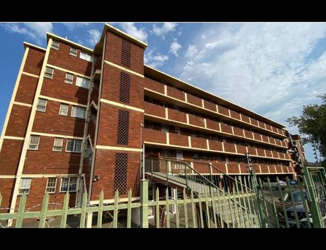 2 BEDROOM APARTMENT FOR SALE IN GLENWOOD